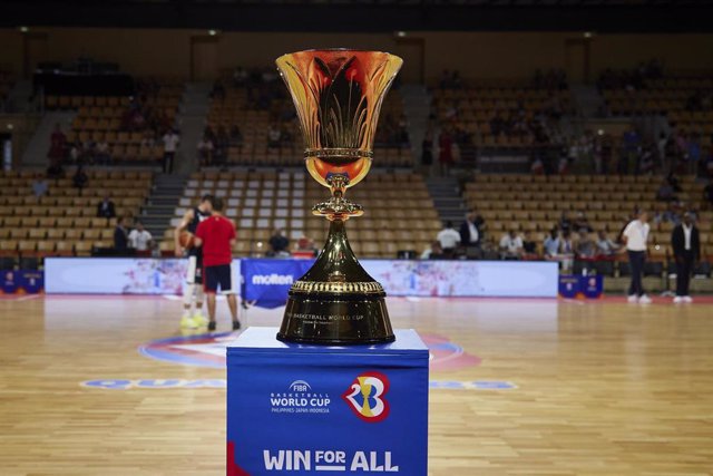 Archivo - Trophee World Cup 2023 during the FIBA Basketball World Cup 2023 Qualifiers.