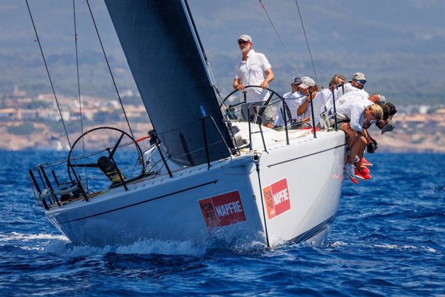El Rey Felipe VI en el 'Aifos' durante la segunda jornada de la Copa del Rey MAPFRE