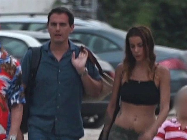 Albert Rivera y  Aysha Daraaui, inseparables en Ibiza