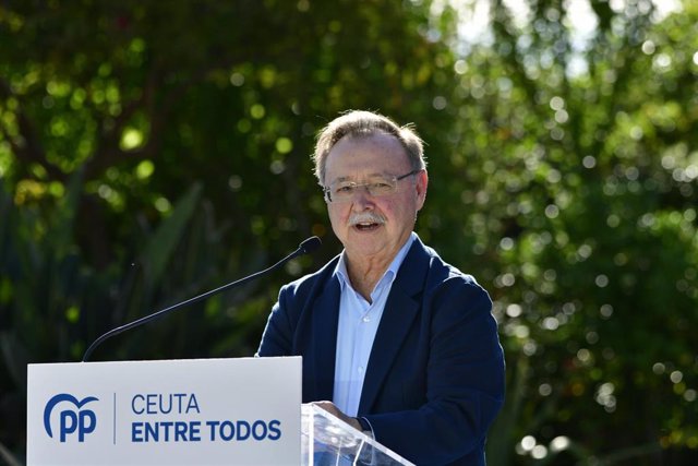 Archivo - El presidente de Ceuta y candidato por sexta vez del PP a la reelección, Juan Jesús Vivas, interviene durante un acto de precampaña del Partido Popular de Ceuta, en el Parque Marítimo del Mediterráneo, a 4 de mayo de 2023, en Ceuta (España). 