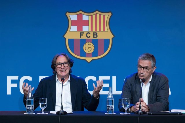 El director del área de Sostenibilidad del FC Barcelona Jordi Portabella y el gerente del área de Movilidad del Ayuntamiento de Barcelona Xavier Patón