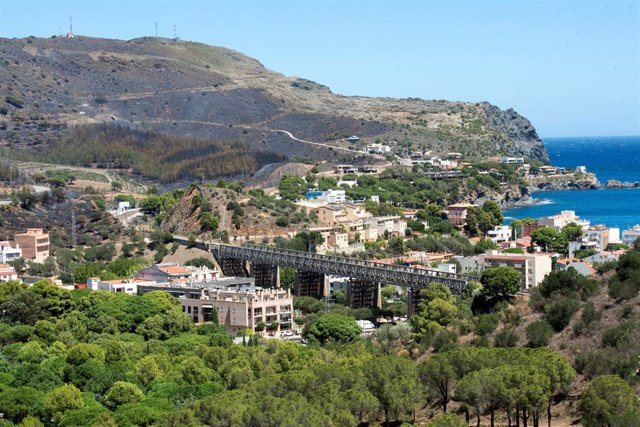 Hectáreas de tierra quemada debido a un incendio forestal, a 5 de agosto de 2023, en Colera, Girona