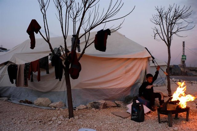 Archivo - Campamento de desplazados tras los terremotos de febrero en Siria