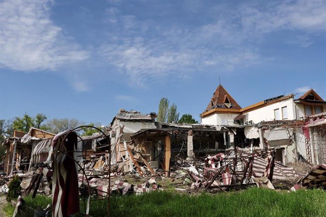Archivo - Los escombros de un hotel de Zapoiriya tras el paso de los misiles rusos.