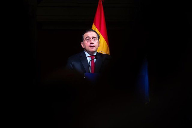 El ministro de Asuntos Exteriores, José Manuel Albares, interviene durante el acto 'La Unión Europea como proyecto de ampliación de derechos de los ciudadanos', en el Ateneo de Madrid, a 13 de julio de 2023, en Madrid (España).