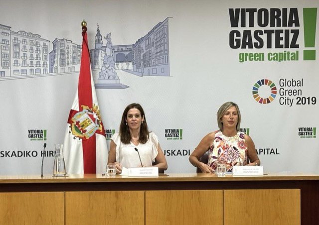 La alcaldesa, Maider Etxebarria, y la concejala de Cultura y Educación, Sonia Díaz de Corcuera, han hecho balance de las recién terminadas fiestas de 'La Blanca'