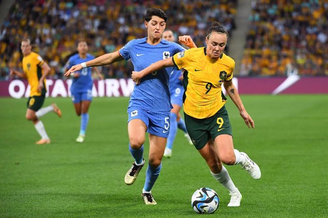 Elisa De Almeida of France (left) and Caitlin Foord of Australia compete for the ball during a FIFA Women's World Cup 2023 Quarter Final soccer match.