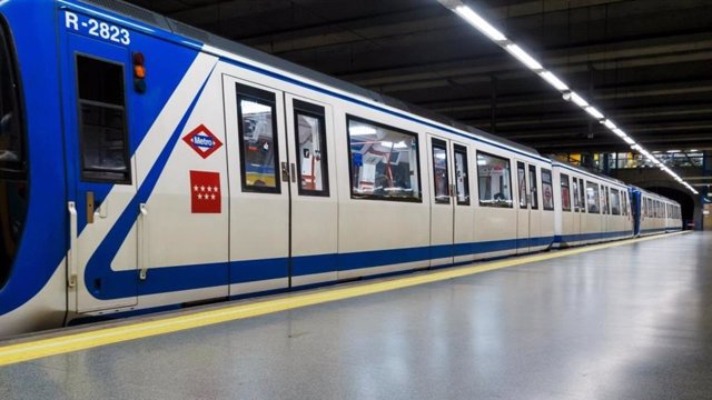 Archivo - Uno de los trenes de Metro de Madrid