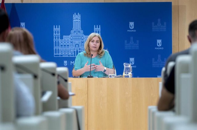 La vicealcaldesa de Madrid, delegada de Seguridad y Emergencias y portavoz municipal, Inmaculada Sanz, interviene durante una rueda de prensa tras la reunión de la Junta de Gobierno de la ciudad, en el Palacio de Cibeles, a 27 de julio de 2023, en Madrid 