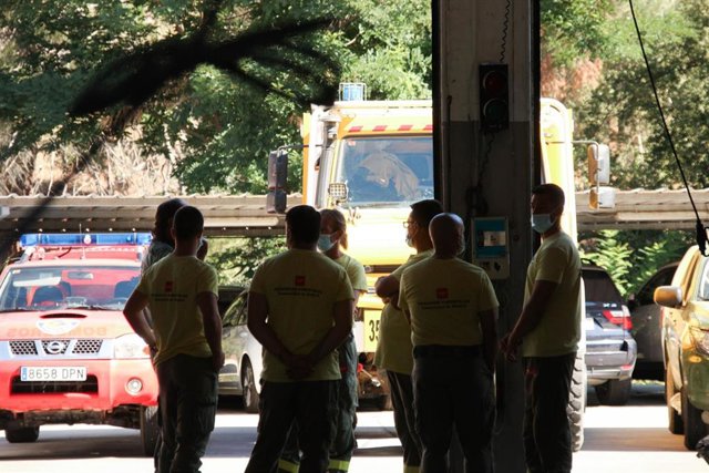 Archivo - Bomberos del Parque de San Martín de Valdeiglesias, a 5 de agosto de 2021, en San Martín de Valdeiglesias, Madrid, (España).
