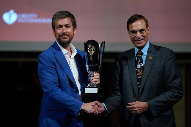 Entrega del reconocimiento La Antorcha de la Libertad en el Ateneo de Madrid