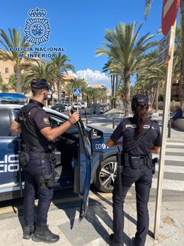 Imagen de archivo de agentes de Policía en Elche