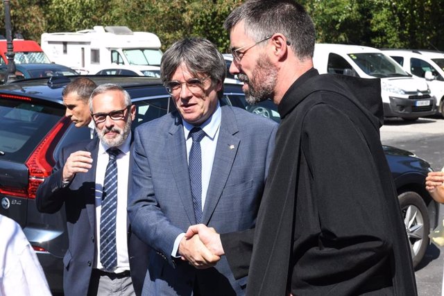 El expresidente de la Generalitat Carles Puigdemont a su llegada a un acto de homenaje a Pau Casals de la UCE en Francia.