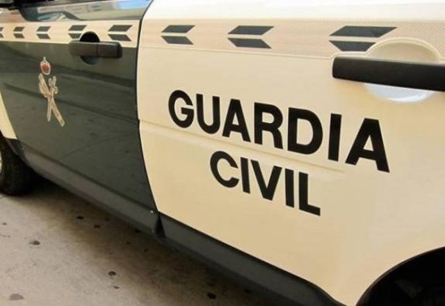 Archivo - Imagen de archivo de un coche patrulla de la Guardia Civil. 