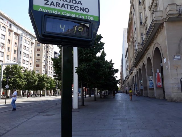 Archivo - En la capital aragonesa se han superado este sábado los 40 grados.