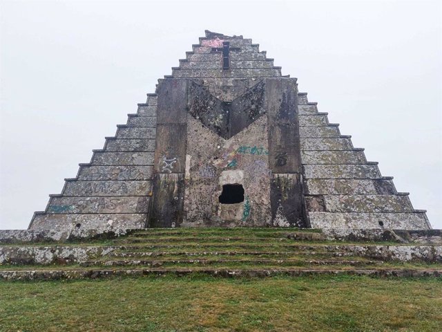 ARMH denunciará a Santonja por prevaricación al tratar de proteger el símbolo "fascista" de la Pirámide de los Italianos.