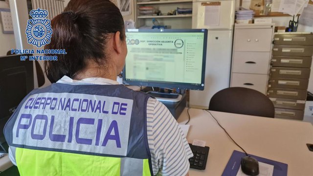 Rdo. Nota De Prensa: "La Policía Nacional Detiene A Cinco Personas Por Tráfico De Drogas Tras Denunciar Uno De Ellos Que Le Obligaban A Vender Cocaína"