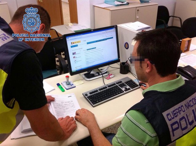 Archivo - Agentes de la Policía Nacional.