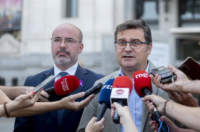 El delegado del Ayuntamiento de Madrid, Álvaro González, atiende a medios.