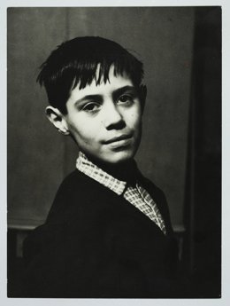 Archivo - Retrato de Claude en 1956 por Lucien Clergue