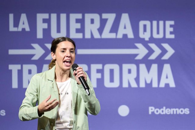 Archivo - La ministra de Igualdad, Irene Montero, interviene durante un acto de campaña de Podemos-IU, en el paraninfo de la Magdalena, a 25 de mayo de 2023, en Santander, Cantabria (España).