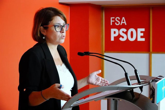 Adriana Lastra en rueda de prensa.