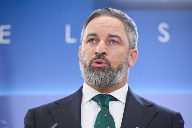 El líder de VOX, Santiago Abascal, durante una rueda de prensa, en el Congreso de los Diputados.