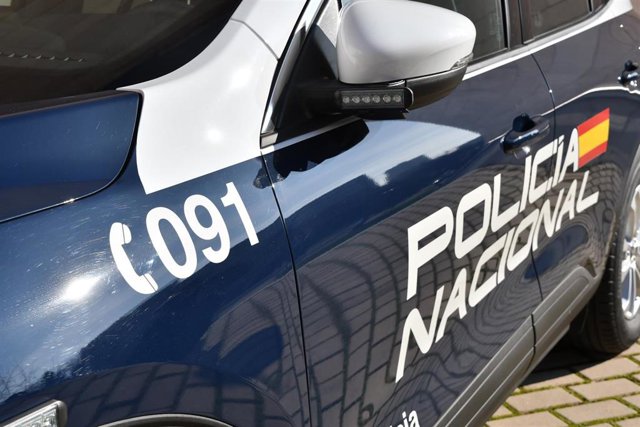 Archivo - Vehículo de la Policía Nacional