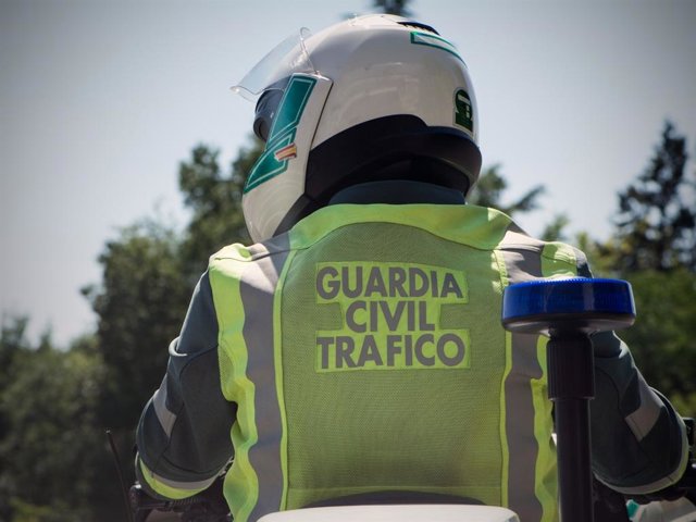 Agente de la Guardia Civil de Tráfico en una imagen de archivo 