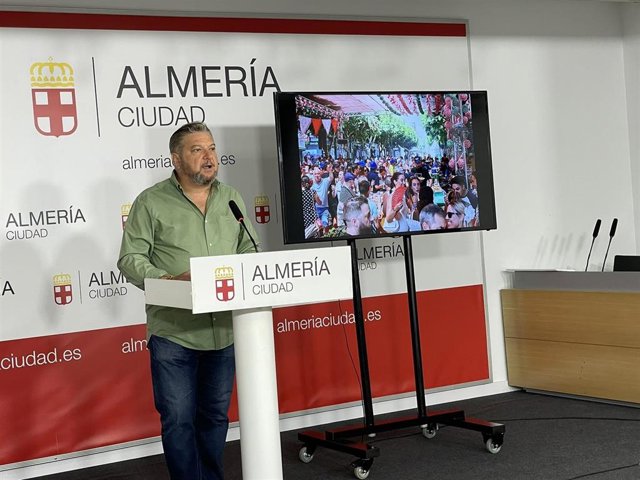 El concejal de Cultura, Diego Cruz, hace balance de la feria de Almería