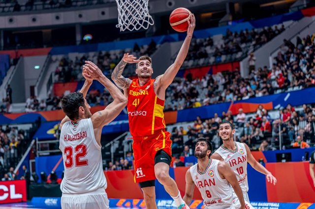 La selección española, ante Irán en el Mundobasket 2023.