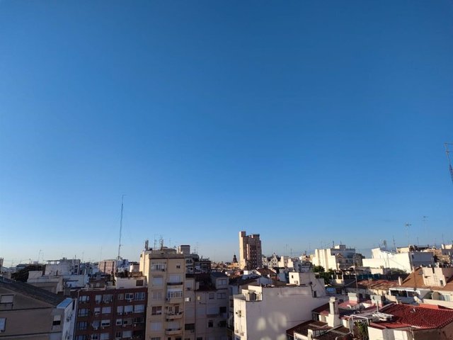 Cielo poco nuboso este último día de agosto