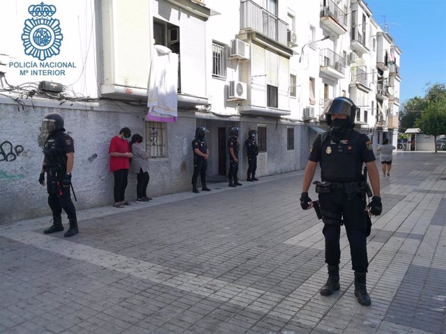 Archivo - Redada policial en la Esquina del Gato de San Juan de Aznalfarache
