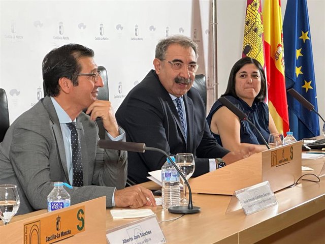 El Vicepresidente Segundo Del Gobierno De Castilla-La Mancha, José Manuel Caballero, En La Presentación De La Nueva Responsable De La Gerencia De Atención Integrada De Ciudad Real.