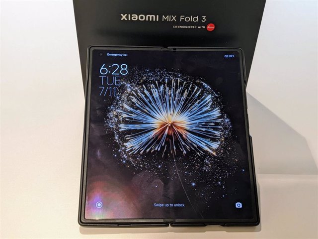 Dispositivo plegable  Xiaomi MIX Fold3 abierto