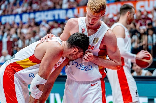 Rudy Fernández y Alberto Díaz con la selección española.