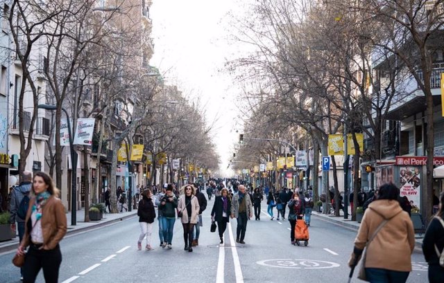 El corte de tráfico se hace en Creu Coberta entre la plaza Espanya y la calle Munné, y en Gran de Gràcia la calle Nil Fabra y la plaza Nicolás Salmerón.