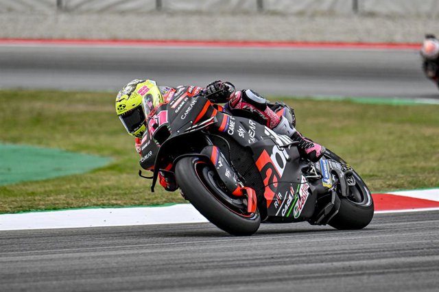 Aleix Espargaró, en plena cursa de MotoGP