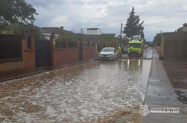 Calle inundada en Arcos de la Frontera