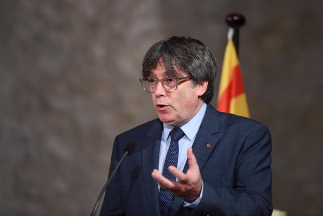 El expresidente de la Generalitat Carles Puigdemont había pedido amparo al Constitucional ante la orden de detención nacional dictada por el Supremo. 