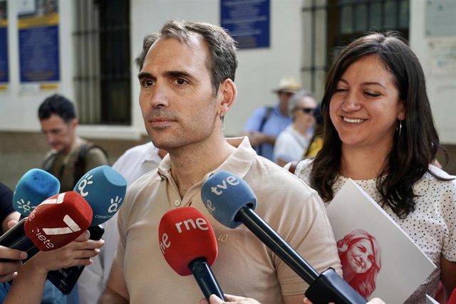 Archivo - El coordinador general de IU-A y diputado de Sumar en el Congreso, Toni Valero.