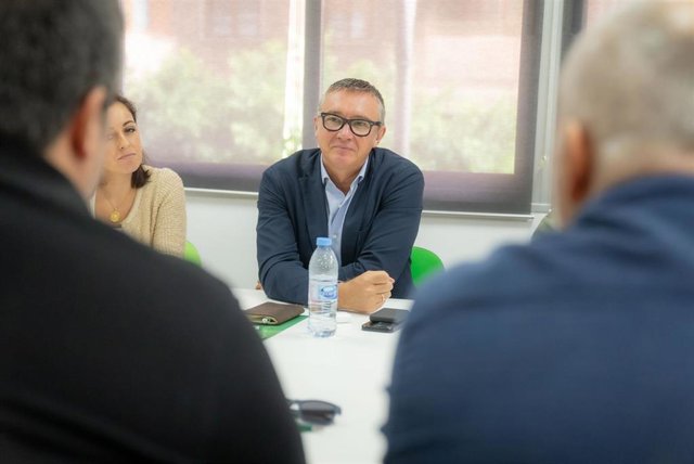Manuel Gavira (Vox) en una reunión con sindicatos policiales en Almería