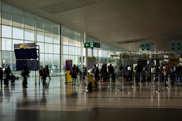 Archivo - Vista general de l'Aeroport del Prat