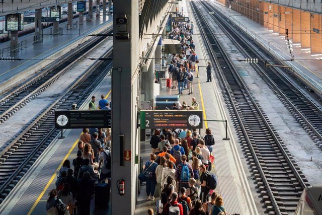 Cientos de usuarios de la línea Madrid-Sevilla afectados por DANA