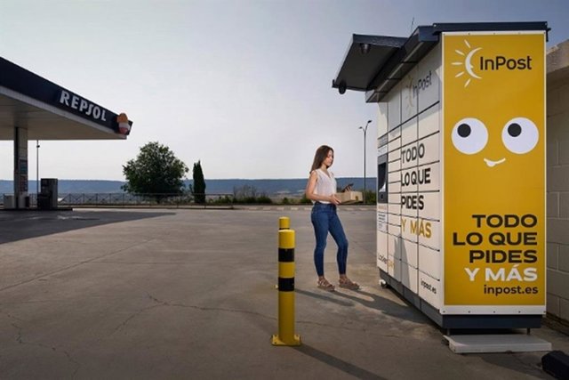 Locker de Inpost en una gasolinera de Repsol
