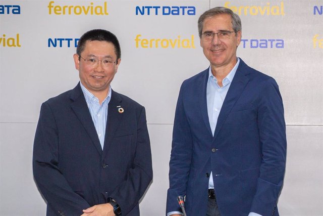 Firma del acuerdo entre Ferrovial y NTT Data