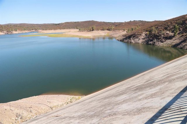 Vista general del Pantano de Aznalcóllar, a 29 de agosto de 2023 en Sevilla (Andalucía, España), foto de archivo