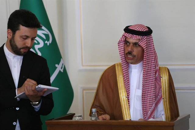 Archivo - El ministro de Exteriores saudí, Faisal bin Farhan