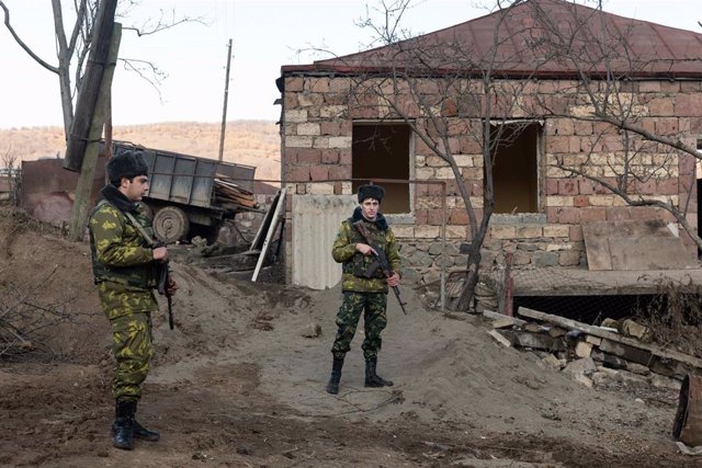 Archivo - Militares de Armenia en la localidad de Shurnuj (archivo)