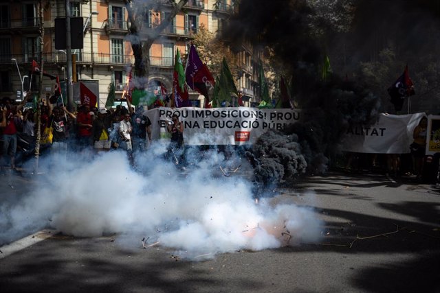Els docents protesten al centre de Barcelona 